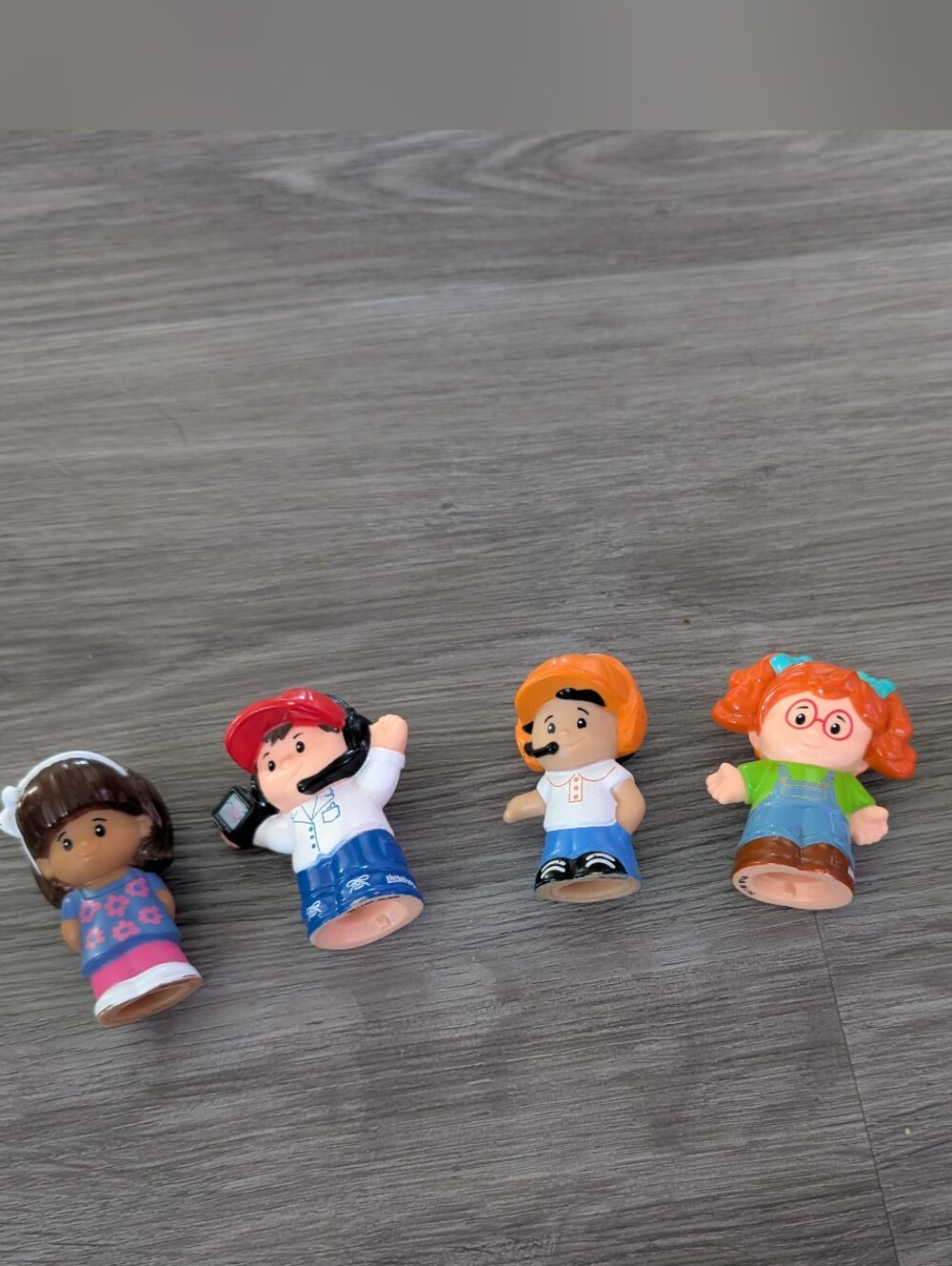 5 X Fisher Price - Little people